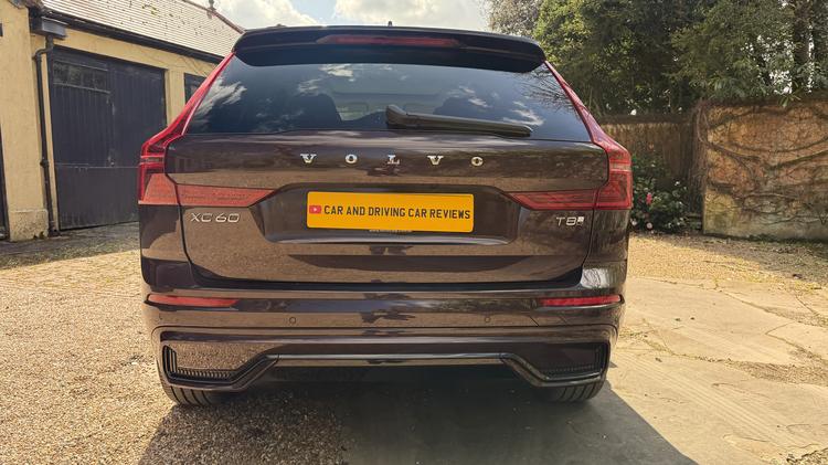 VOLVO XC60 ESTATE 2.0 T6 [350] PHEV Plus Dark 5dr AWD Geartronic
